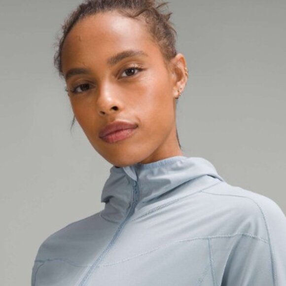 NWT Lululemon Mist Over Windbreaker (Color: Concrete Blue) - Picture 4 of 14